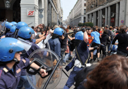 Turino studentai pries policija